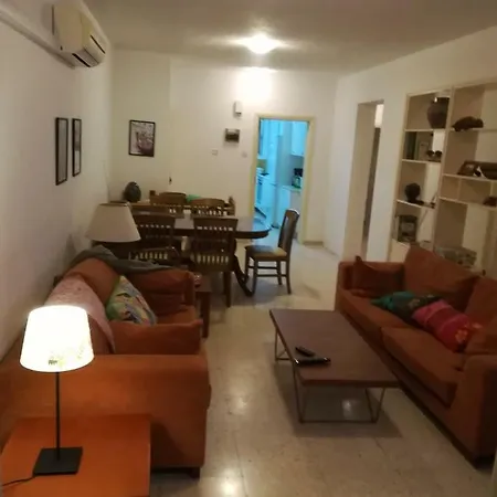 Sevi's Place, 3 Bedroom Flat, 110 S.m 拉纳卡