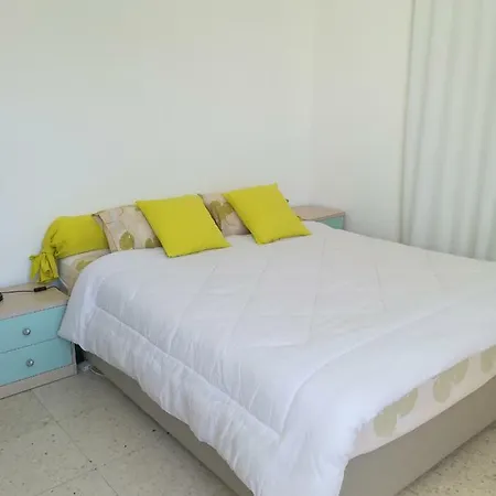 Sevi's Place, 3 Bedroom Flat, 110 S.m Апартаменты Ларнака